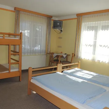 Staud'nwirt Πανσιόν 3*